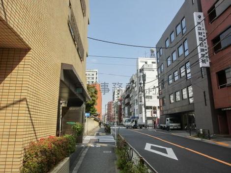 前面道路御徒町方面