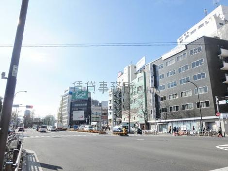 新宿通りへ連絡