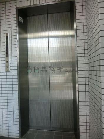 綺麗に管理されているエレベーターです
