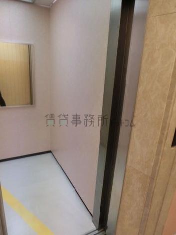エレベーター内撮影