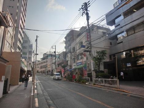 クウェート大使館方面