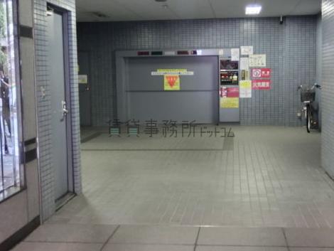立体駐車場を完備