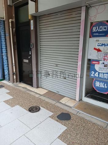 一階にはシャッターあります