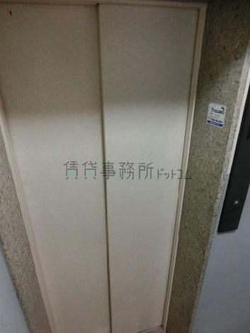 エレベーター入り口