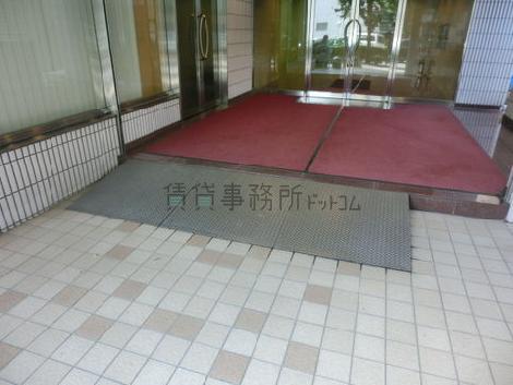正面入口にあるスロープです