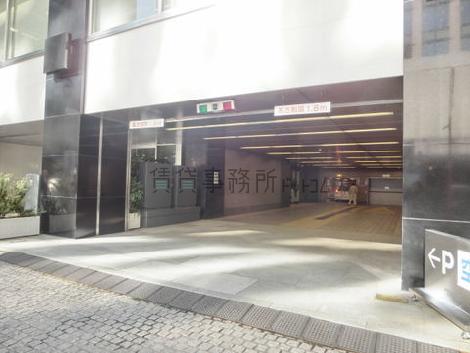 機械式駐車場の出入り口