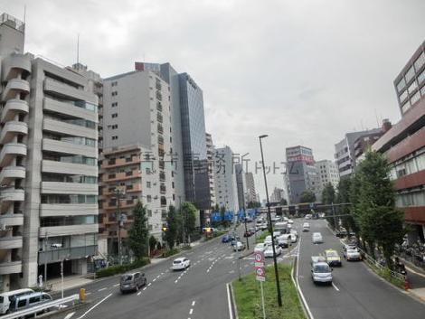 歩道橋の上から撮影