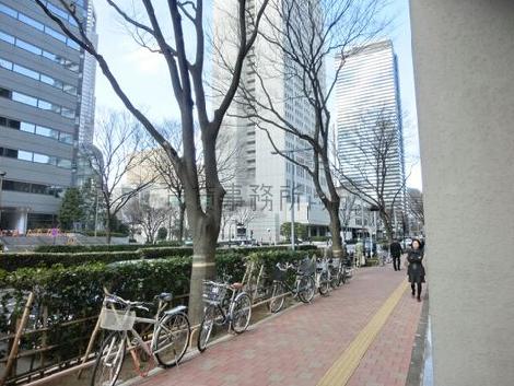 建物の裏側です