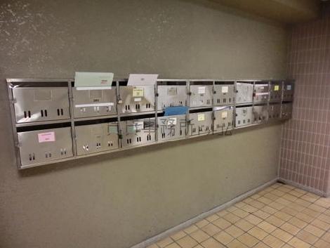 全入居者用の郵便受けです