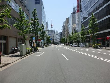 御茶ノ水方面に続きます