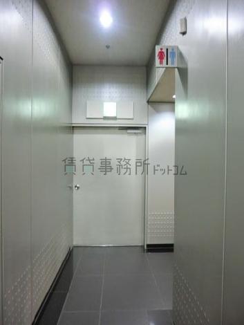トイレ前