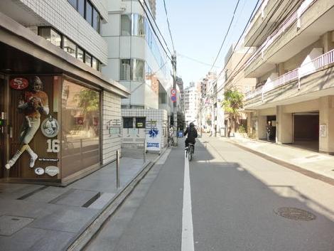 小滝橋通り側の前面道路