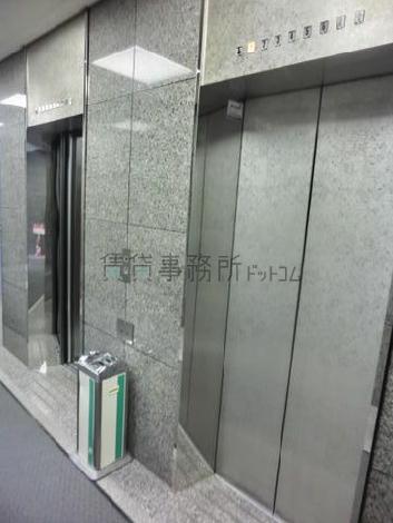 乗り場前