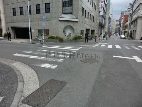 前面の交差点