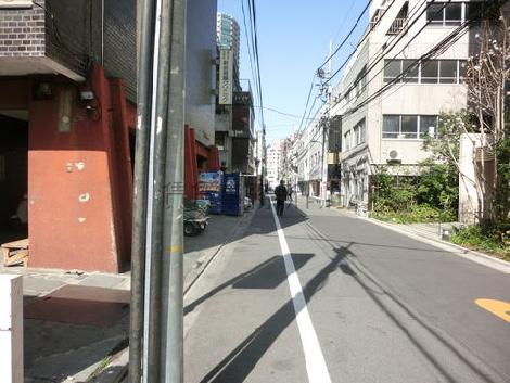 小滝橋通りに続く道