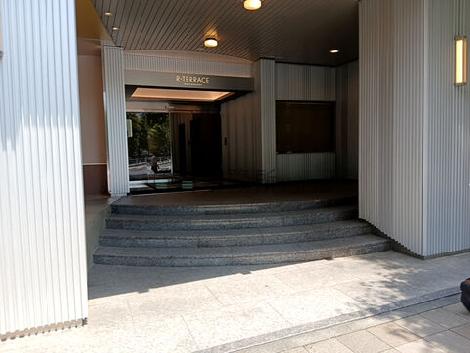 正面玄関