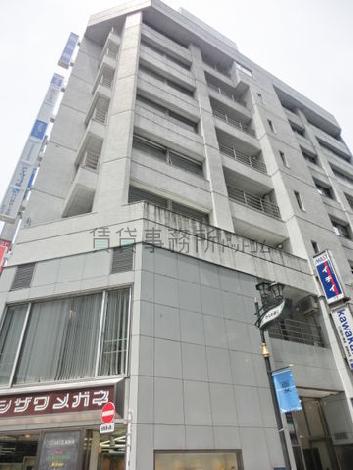 石造りの、立派な佇まいです