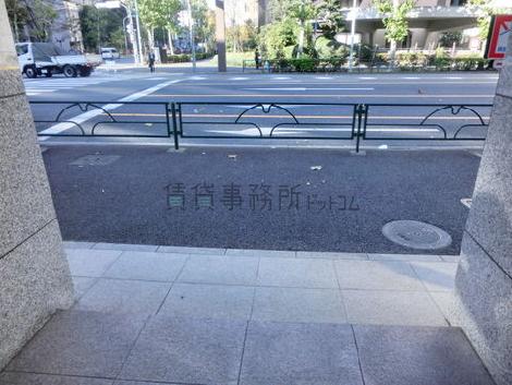 正面玄関前