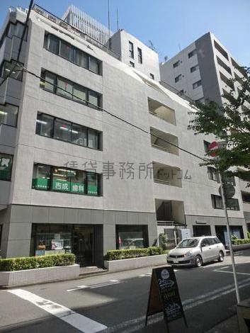 2階は歯科医院