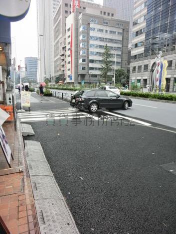 玄関出て左の光景