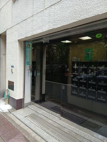 出入口付近