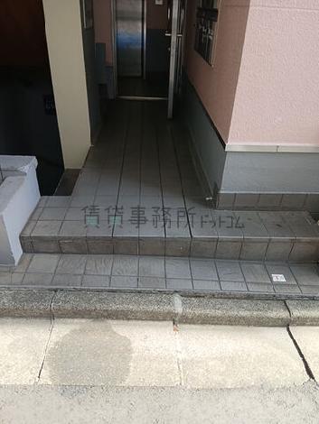 出入口付近