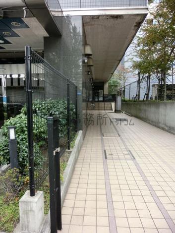 側面側にある通路