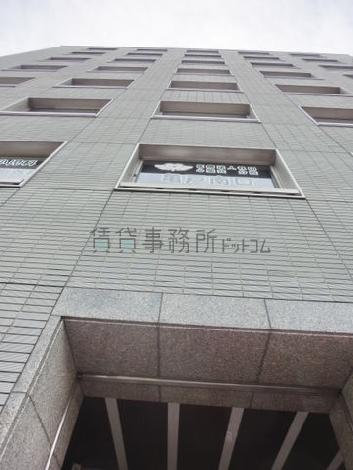 石造りの豪華さのある外壁
