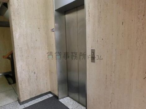 エレベーター1基