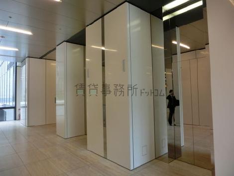 13人乗りが16基あります