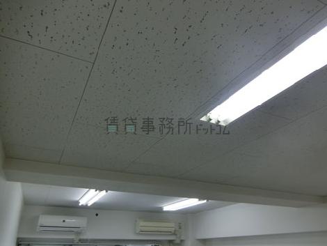第三叶ビルの室内
