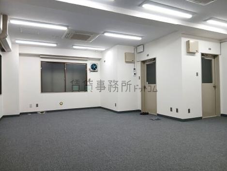 第2スヂノビルの室内