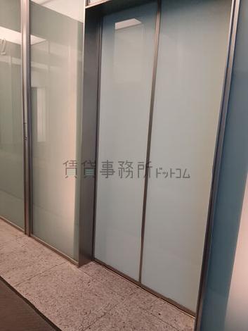 シンプルなエレベーター