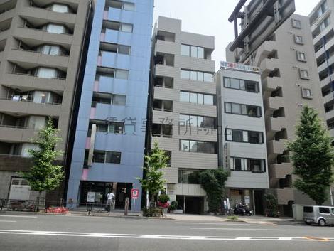 ビルが立ち並びます