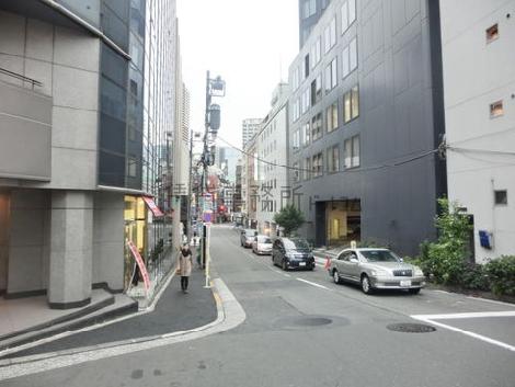建物左側