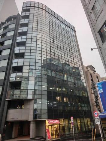 １Fは店舗になっております