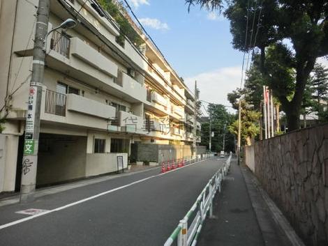 緑が多く、良い周辺環境です