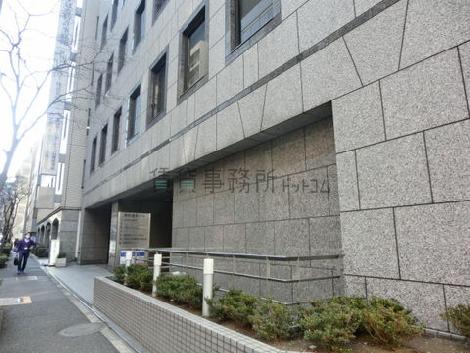 石張りの外壁、安定感があります