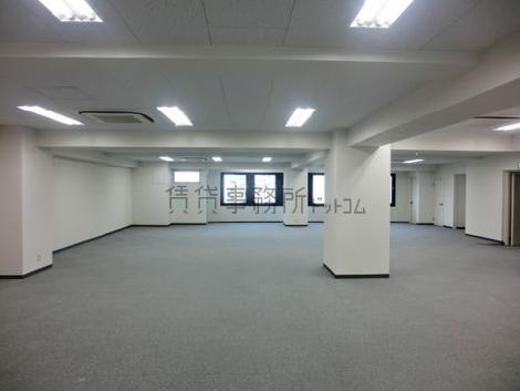 北新宿君嶋ビルの室内
