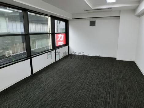 サンブリヂ小川町ビルの室内