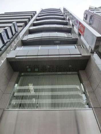2階部分の窓面が大きいですね