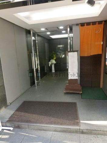 正面玄関口です