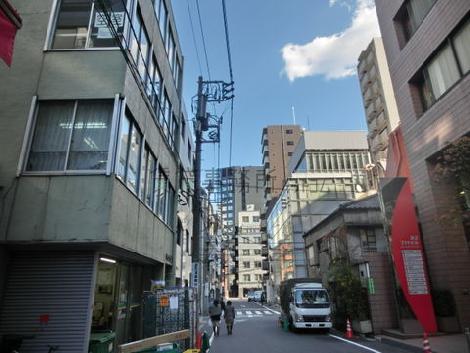 建物正面道路