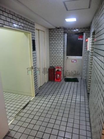 奥行きのあるエントランス