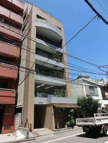 窓が全面に採用されておりまあす