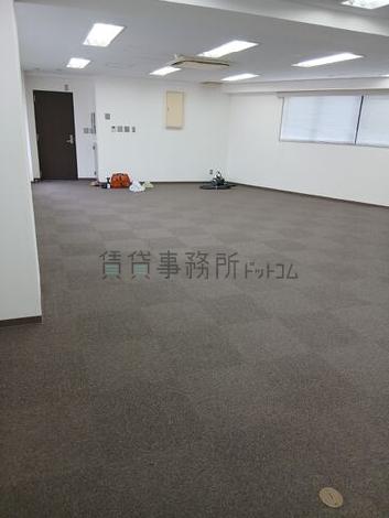 プラネットビルの室内