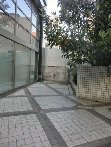 １階駐車場スペース