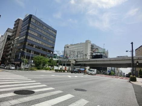 首都高脇にございます