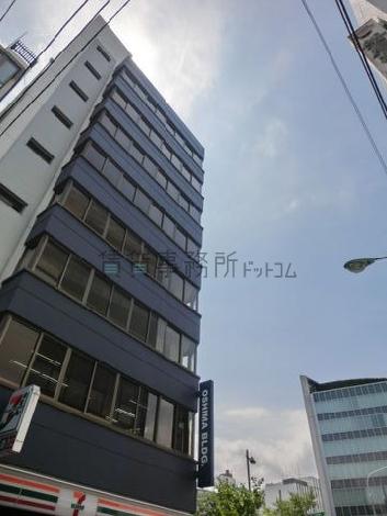 エントランス前から見上げた様子です