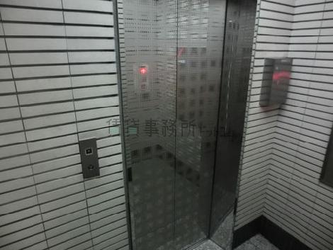 エレベーター1基